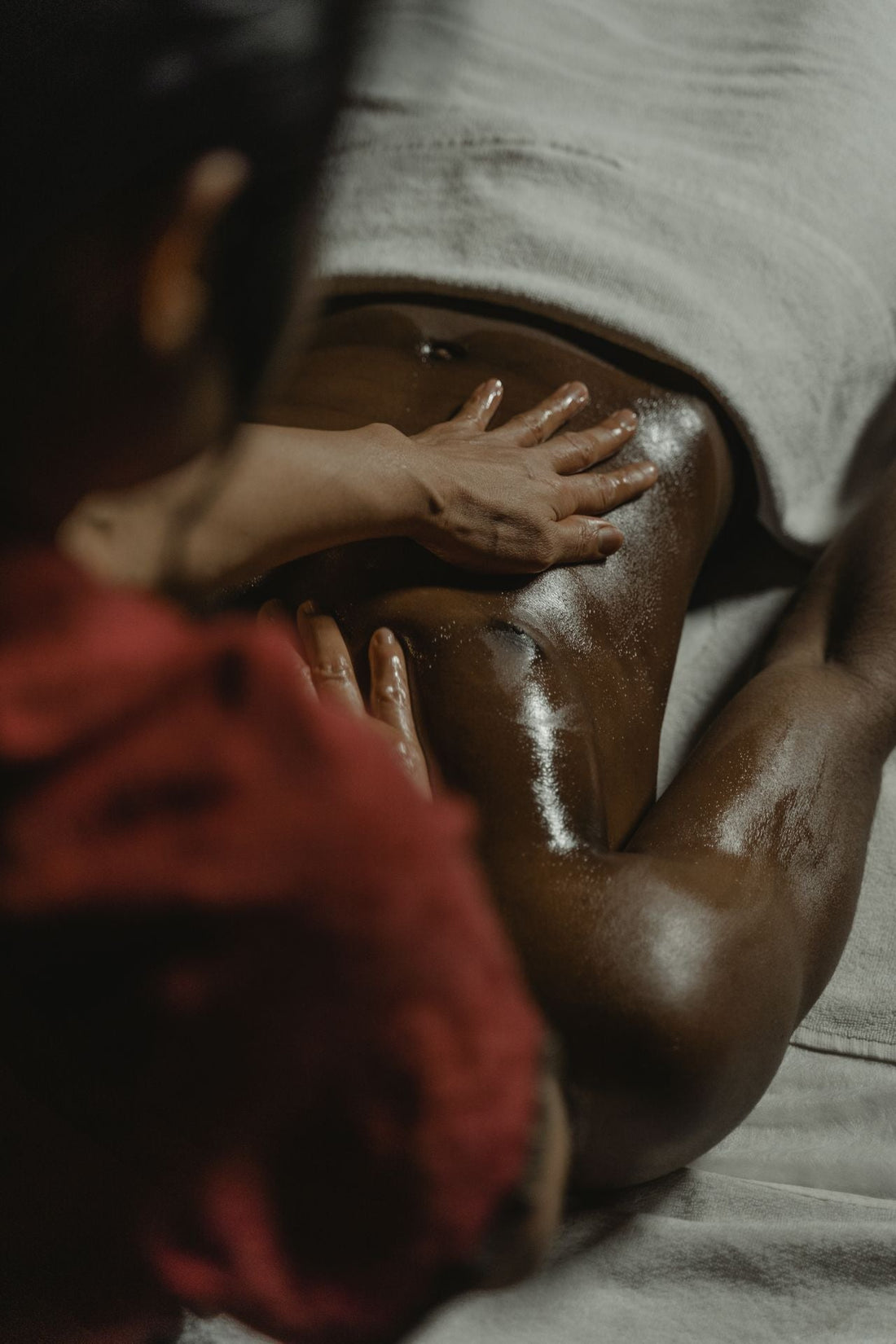 5 massages sensuels pour renforcer la complicité dans le couple