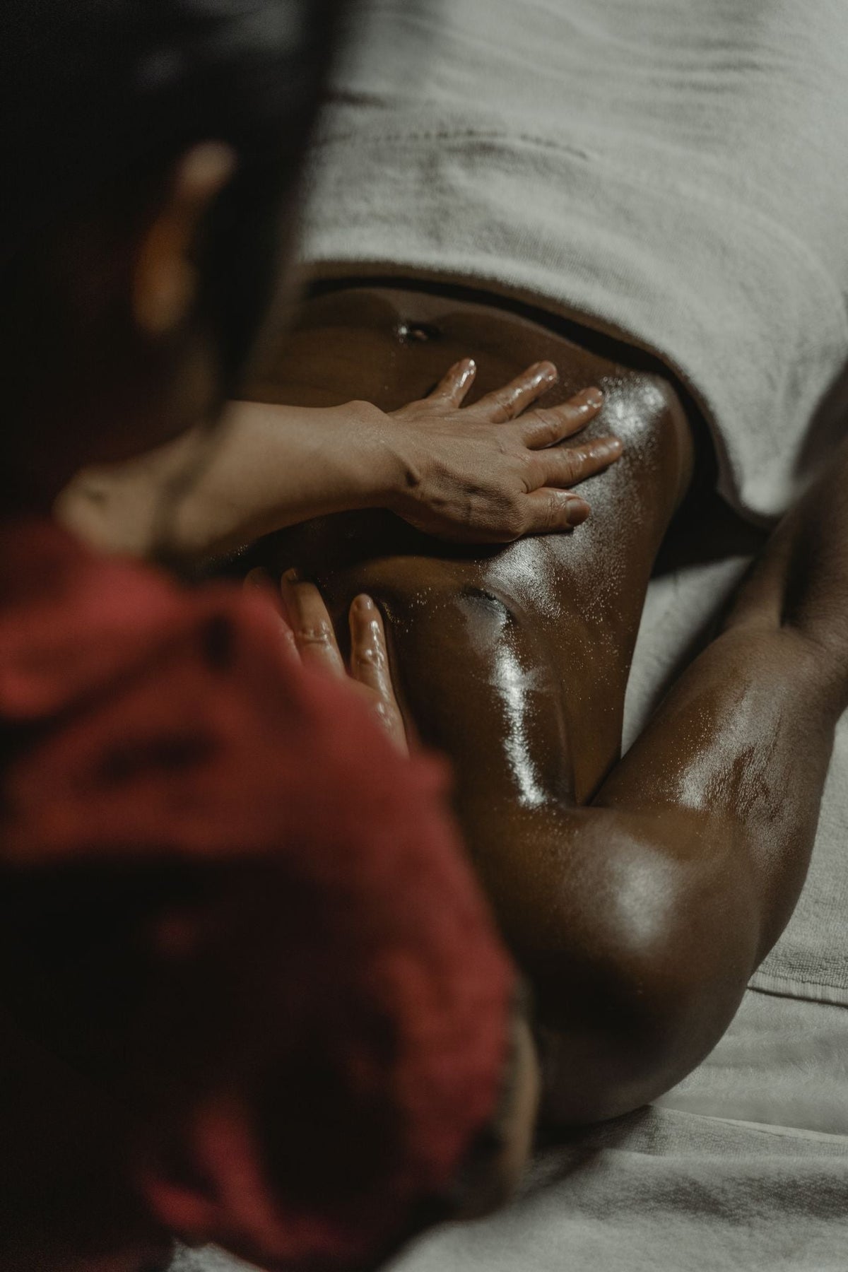 5 massages sensuels pour renforcer la complicité dans le couple